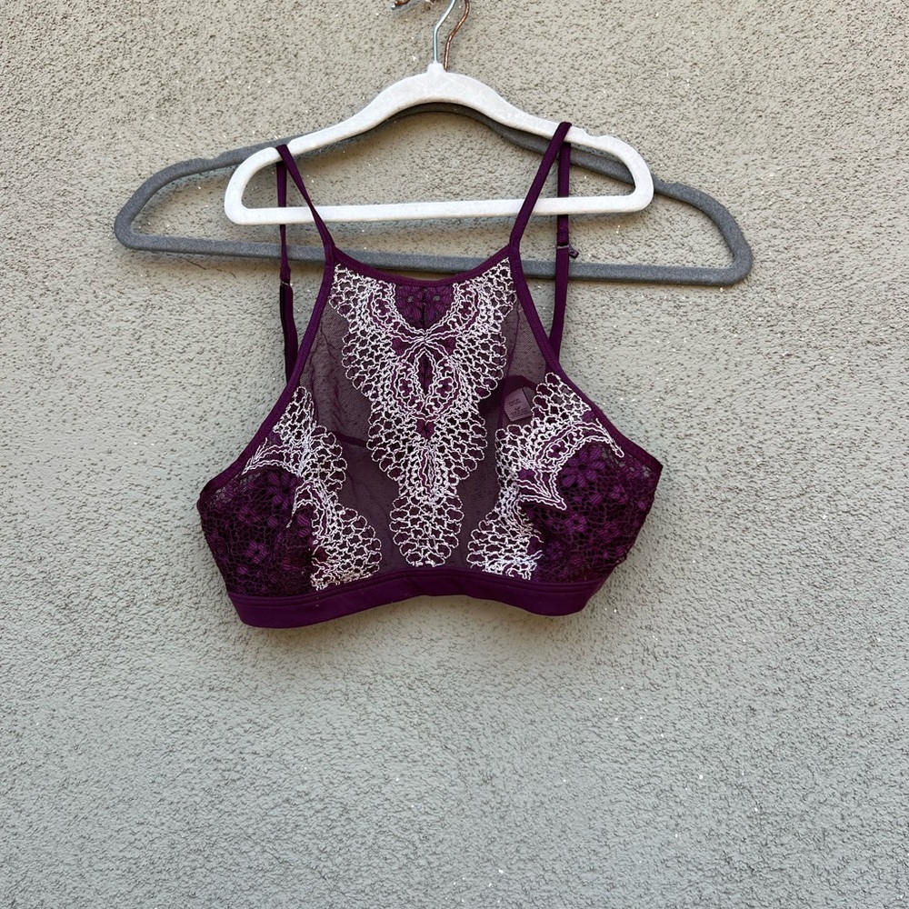 Victorias Secret Body By Victoria Burgundy Crochet Lace High Neck Bralette Small